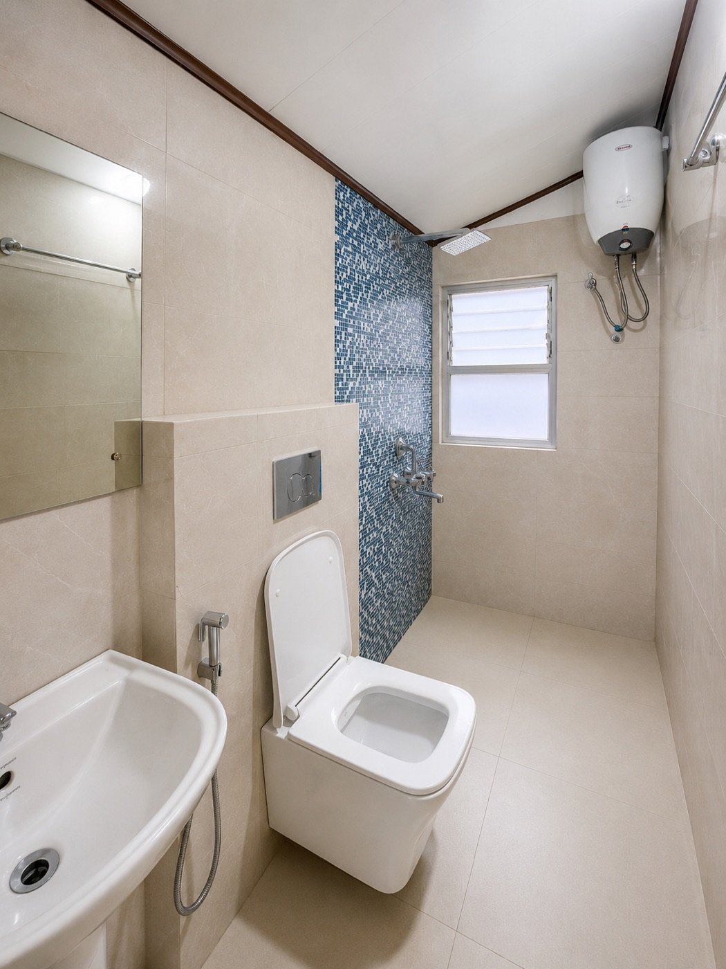 Modern attached bathroom at Saino Heritage Bungalow in Takdah