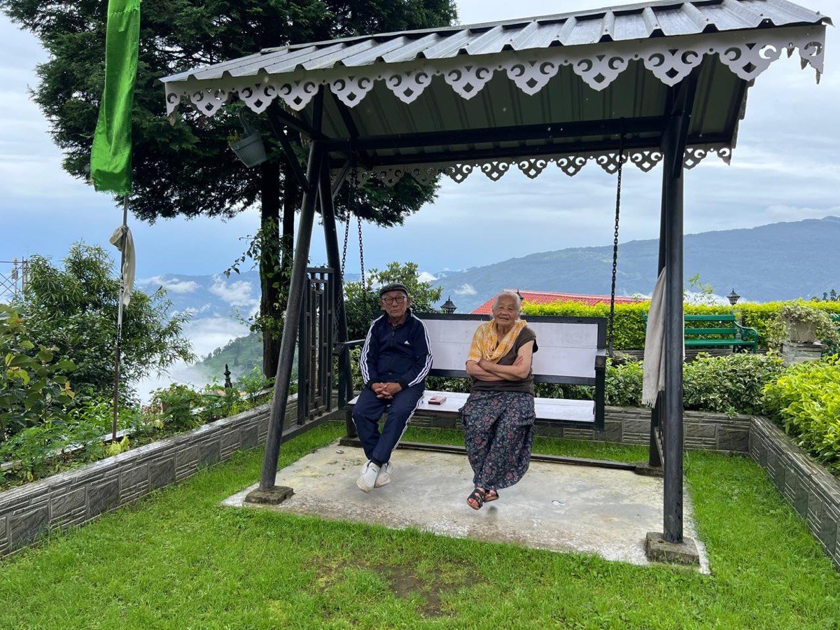 A quiet afternoon in the garden at Saino Heritage Bungalow